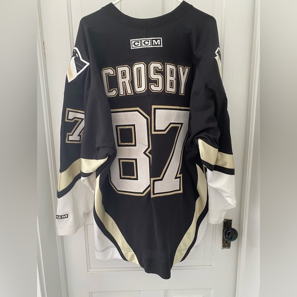Pittsburgh Penguins Sidney Crosby Jersey - Picture 2 of 13